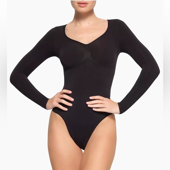 SKIMS Tops - 🖤NEW SKIMS SEAMLESS SCULPT LONG SLEEVE THONG BODYSUIT IN ONYX S M L